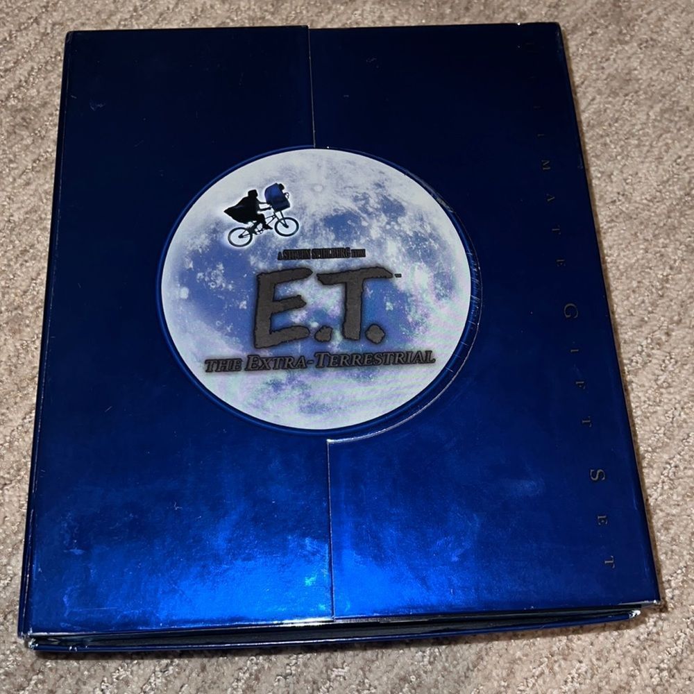 E.T. the Extra-Terrestrial: From Concept...HARDCOVER EUC Book